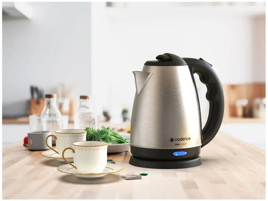 Chaleira Elétrica Cadence CEL821 Inox e Preto 1,8L - 110V